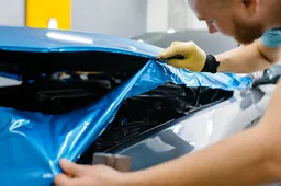 Automobilio apklijavimas plėvele – ne tik estetinė nauda
