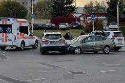 Prie „Senukų” – avarija