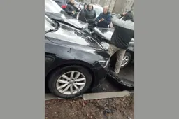 Sutrikus vairuotojo sveikatai - apdaužyti 3 automobiliai