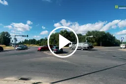 Sankryžoje su neveikiančiu šviesoforu – dar viena avarija