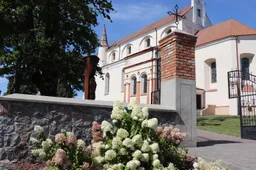 Simnas bažnyčios jubiliejų ir kultūros sostinės vardą minės su orkestrais, „Tenoriada“ ir Sauliumi Prūsaičiu