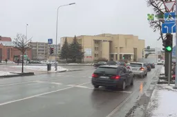 Vyriausybė visam laikui leido grąžinti dešiniojo posūkio rodykles sankryžose