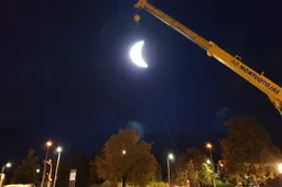 „Com•moon•a“ teatre kviečia blūdyti visą naktį