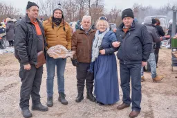 Kas Alytaus rajone jungia tris parapijas?