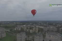Rugsėjo pirmoji Alytuje: ir oro baliono skrydis iš mokyklos kiemo, ir roko koncertas