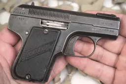 Rastas miręs vyras ir prie jo buvęs ginklas