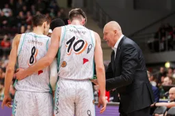 Pergalės prieš „Žalgirį“ dalimi tapusių unikalių aprangų aukcionas prasideda