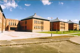 Paskutinio skambučio šventę siūlo rengti birželį, o išleistuves – rugpjūtį