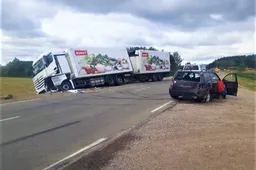 Prie Alytaus su VW susidūrė, nuo kelio nuvažiavo „Rimi” vilkikas