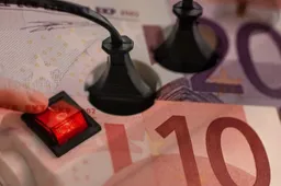 Kylančios kainos elektrą taupyti privertė daugelį Lietuvos gyventojų