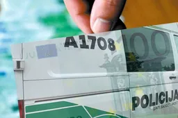 Girtas vairuotojas mėgino gelbėtis kyšiu