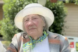 Šimto metų sulaukusi buvusi mokytoja ilgo gyvenimo paslaptį išdavė merei