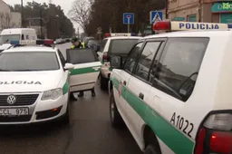 Įsigaliojus gyventojų judėjimo tarp savivaldybių ribojimams, policija žada blokuoti kelius