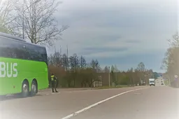 Lietuvoje numatoma atnaujinti keliaujančiųjų patikrinimus muitinėse