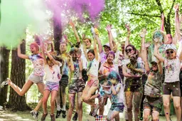 Alytų įvairiomis spalvomis nudažė „Spalvotas bėgimas“