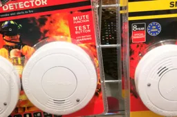 Ugniagesiai rekomenduoja: saugiai kūrenti – šiltai gyventi ir įsirengti privalomus dūmų detektorius