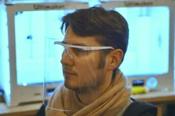 Biblioteka siūlo pagalbą Alytaus medikams: apsaugos detalių atspaustų 3D spausdintuvu