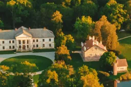 Lietuvos dvarų filmuke – ir Aštrioji Kirsna