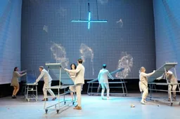 Alytaus teatro žiūrovams – premjera, nusipelniusiems – „teatrakmeniai“