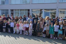 Mokslo metų pradžios skambutis - atsinaujinusioje Butrimonių gimnazijoje