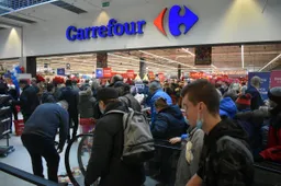 Lietuvių pamėgtuose Suvalkuose atidarytas naujas prekybos centras