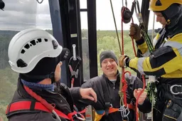 Gelbėti žmones mokėsi keltuvų trasoje