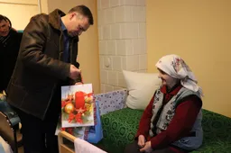 Globos namuose gyvenantys senoliai sulaukė svečių ir dovanų