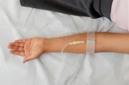 Intraveninės lašelinės terapijos privalumai: Lėtinio nuovargio mažinimas ir imuniteto stiprinimas