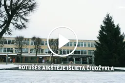 Rotušės aikštėje išlieta čiuožykla