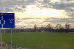 Lauko virtuvėje – sužalotas vyras, neblaivus įtariamasis – areštinėje