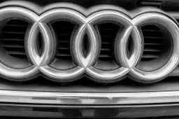 Narkotikai – sustabdyto automobilio salone