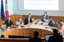 Verslininkų nerimas ir mokslininkų pagalba savivaldybei – dėl būsimos gamyklos Alytuje
