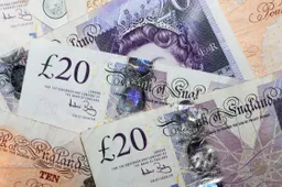 Pareigūnams siūlė kyšį svarais