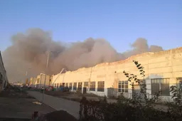 Šešta diena šeštame mieste: buvęs karys pataria griauti pastatą ir užgesinti gaisro epicentrą