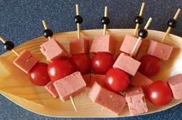 Nustebino vegetarinė dešra su eteriniais kalendros ir pipirų aliejais