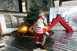 Konkursas „Sužibėk“: „TikoTiks“ centre bus įžiebta jūsų sukurta Kalėdų eglė ar dekoracija