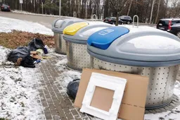 Ką matysite pro papuoštų namų langą? Tegu tai nebūna šiukšlynas!