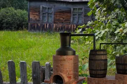 Seimas leido ūkininkams prekiauti kaimo turizmo sodybose gaminamais tradiciniais alkoholiniais gėrimais