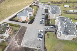 Atnaujintose aikštelėse – daugiau vietų gyventojų automobiliams