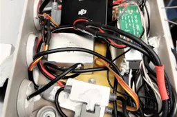 Antidronas pakeitė skraidyklės judėjimo kryptį