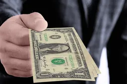 Naujojoje g. įkurtas „Valiutas“ paslaugų teikti negalės, „Parankaus kurso“ keitykla Alytaus centre veikia be priekaištų