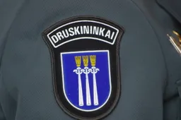 Asmenis su augalinės kilmės narkotikais sulaikė policija