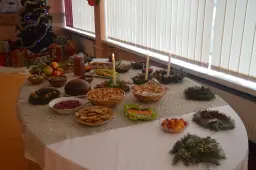 Buvo ragaujami savo pagaminti patiekalai ir mokomasi, kaip neatitrūkti nuo šaknų