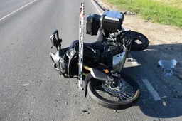 Alytuje „Audi“ susidūrė su „Honda“, motociklininkas – ligoninėje