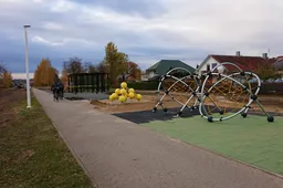 Žaidimų aikštelės – Sveikatingumo take, jo dalyje – ir nauji šviestuvai