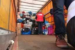 Kovojančiai Ukrainai iš Alytaus – keli sunkvežimiai miestelėnų suaukotos paramos