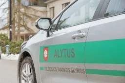 Viešosios tvarkos skyrius Alytuje – su naujomis uniformomis ir automobiliu