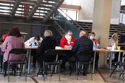 Skiepus Alytuje gaus pareigūnai, kariai ir prekybos centrų darbuotojai