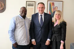 Aukštąjį išsilavinimą kolegijoje įgijęs afrikietis į Alytų grįžo su pasiūlymu