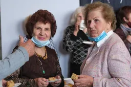 Meras N. Cesiulis puodeliui arbatos kviečia senjorus